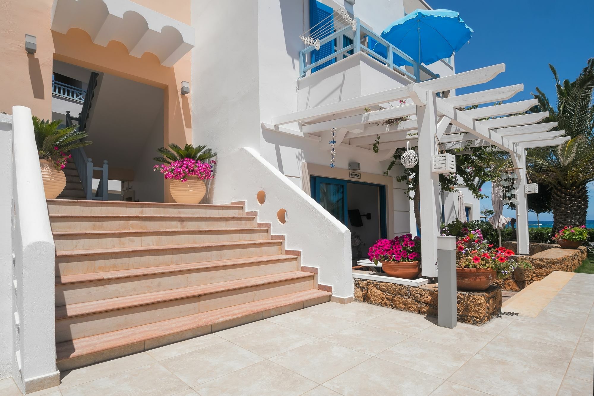 Pyrgos Beach Hotel Apartments Малія Екстер'єр фото